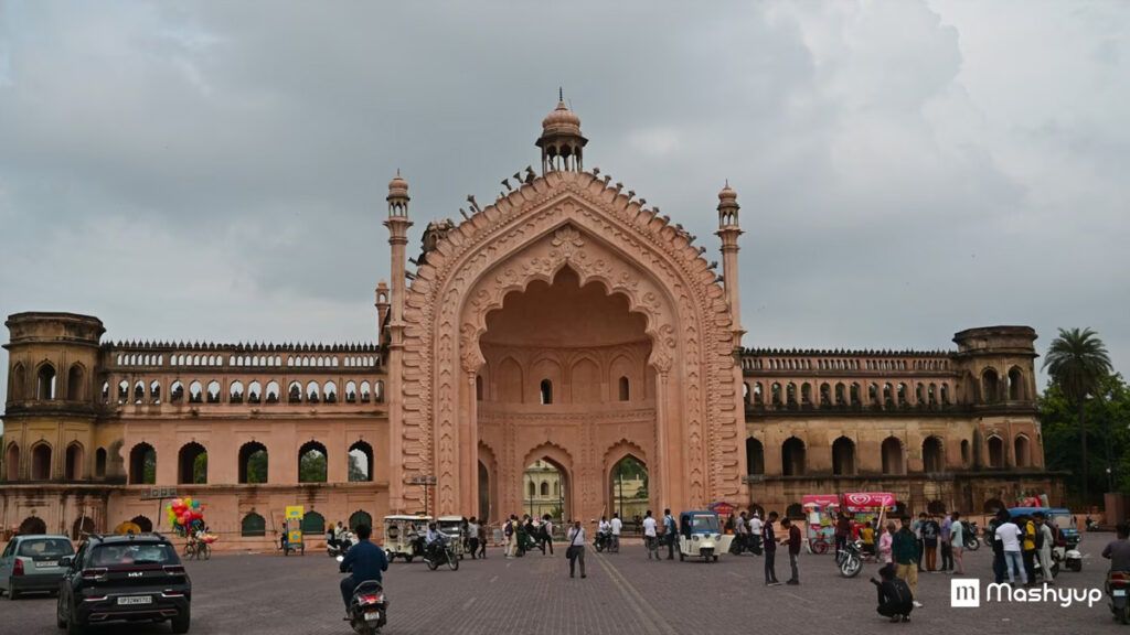 
Rumi Darwaza
